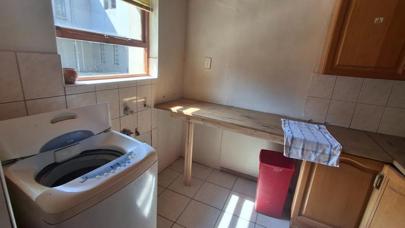 To Let 7 Bedroom Property for Rent in Humansdorp Eastern Cape